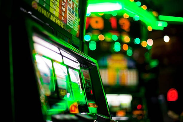 Money Train live-dealer studio setup with wheel and betting interface